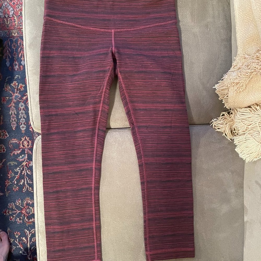 Lululemon Cropped Leggings Textured Size 6